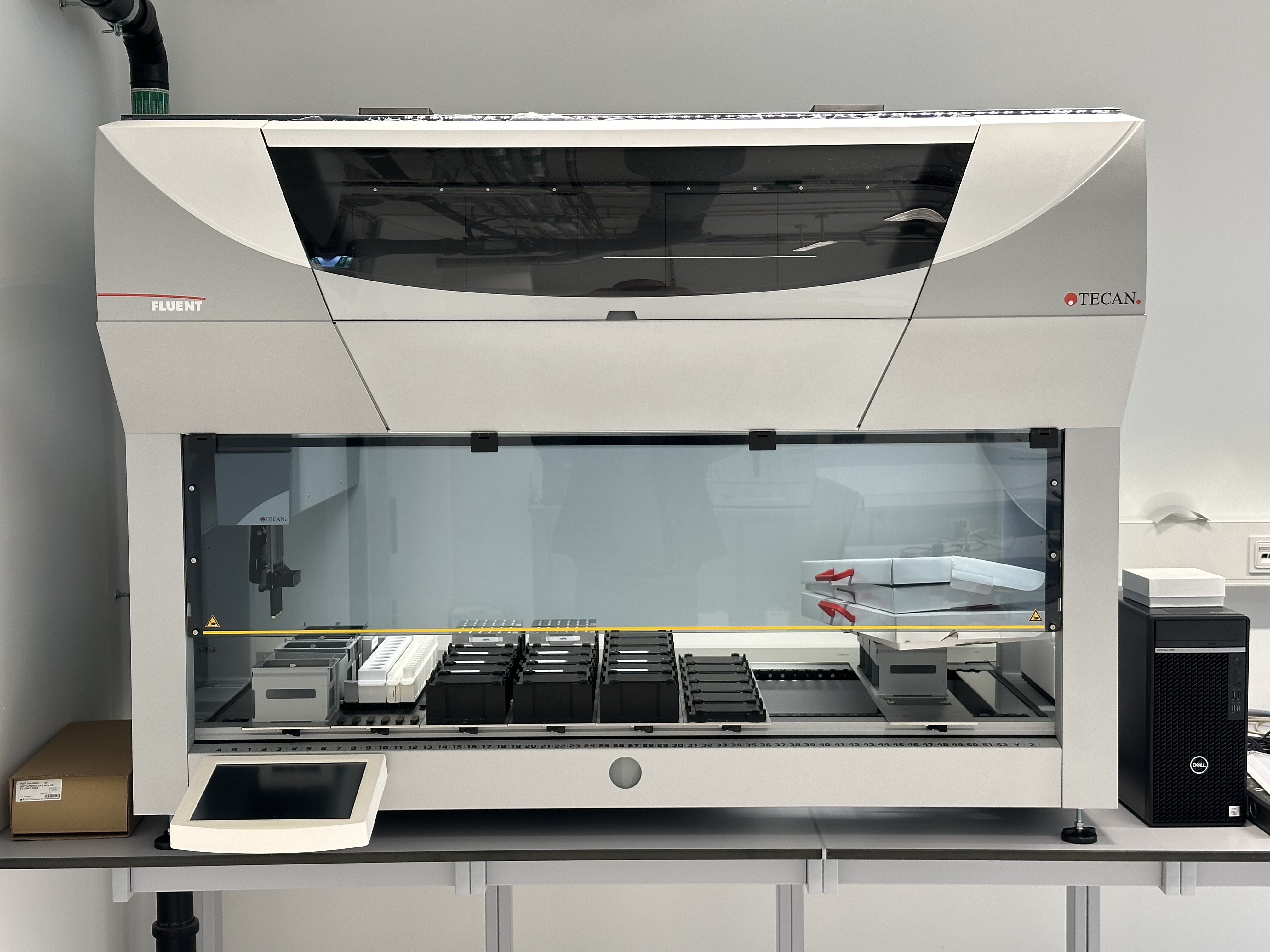 Labstuff Eu Tecan Fluent Liquid Handler With Computer Software