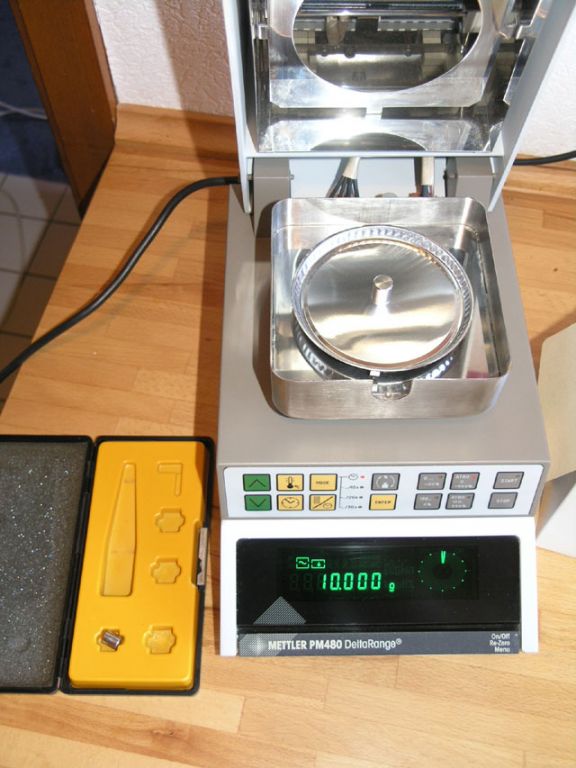 labstuff.eu Mettler LP16 Moisture Analyser with Mettler Balance