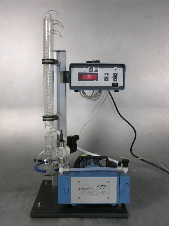 Vacuubrand MZ2C Chemiepumpstand mit Controller 2,4m²  7mbar