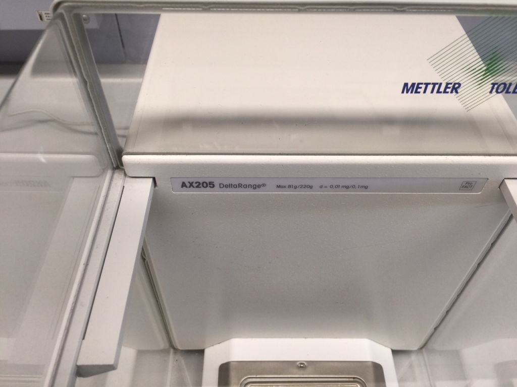 Mettler AX205DR Analysenwaage 200g -- 0,01mg / auch geeicht lieferbar