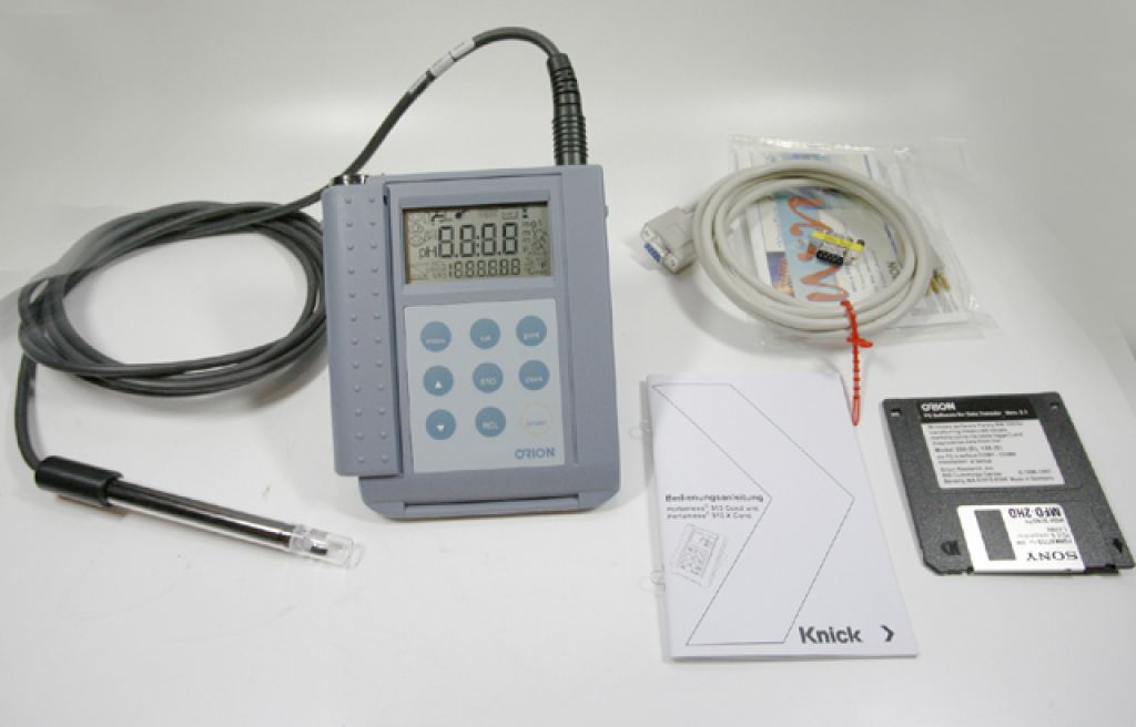 Thermo Orion 136 Conductivity Meter with Probe