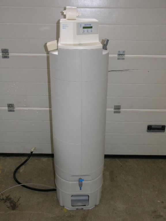 Millipore PE Tank with Automatic Sanitization Module 100 Liter