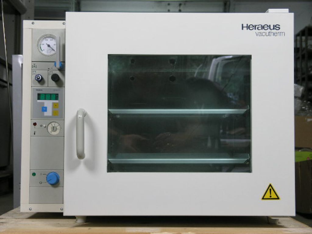 Heraeus Kendro VT 6060 M Vacuumoven  63 Liter, 200°C