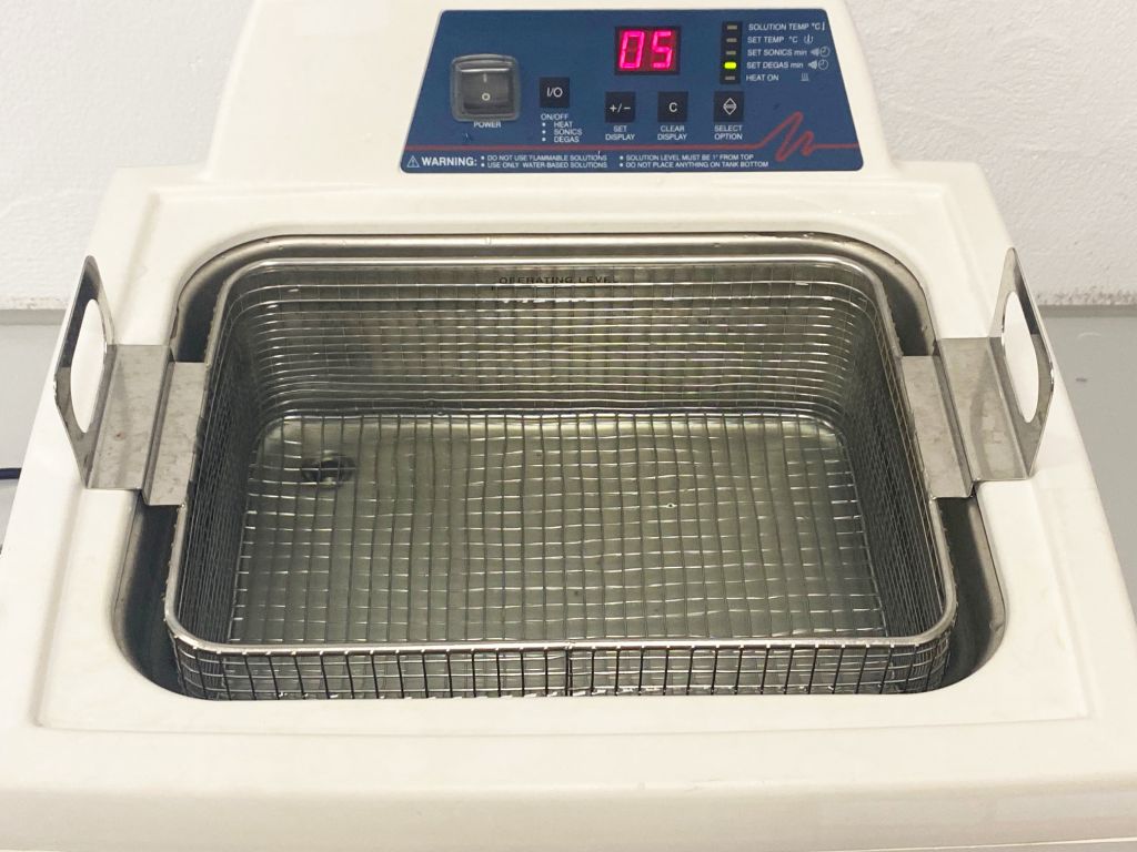 BRANSON BRANSONIC Ultrasonic Bath 5510E-DTH, 9.5 liters, with heating, lid, and suspension basket