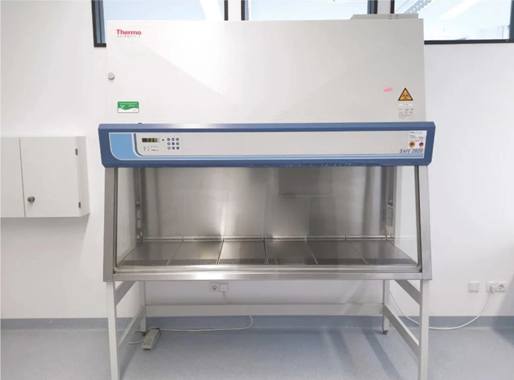 Herasafe KS 15 mikrobiologische Sicherheitswerkbank KL2  Baujahr 2011, neue Filter, UV