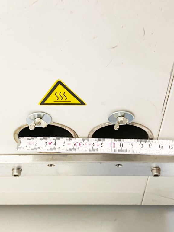 Heraeus T6030 Oven, Trockenschrank, 30 Liter, 300°C, 4 Messöffnungen / Durchführungen