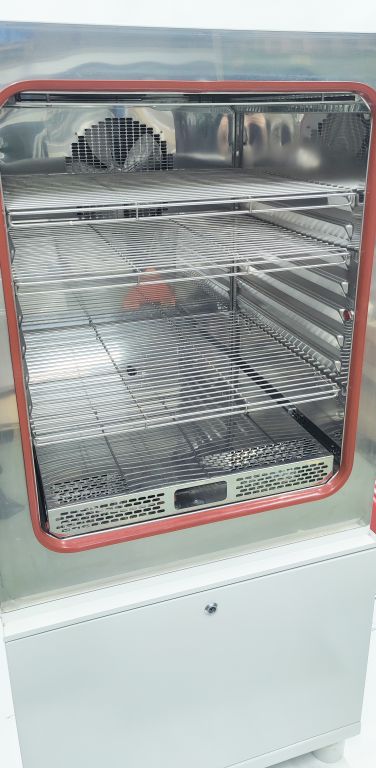 Heraeus Vötsch Klimaprüfschrank HC 2033 Temperaturbereich -20°C bis +150°C