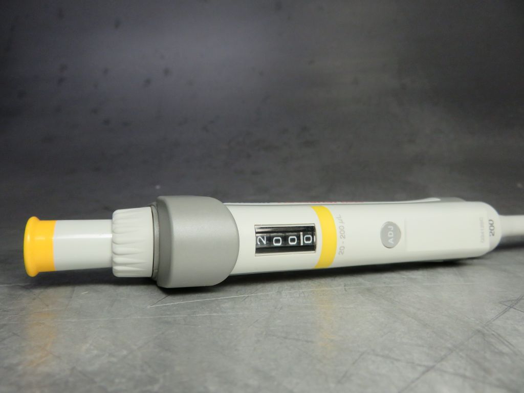 Eppendorf Research plus Pipette 20 - 200µl