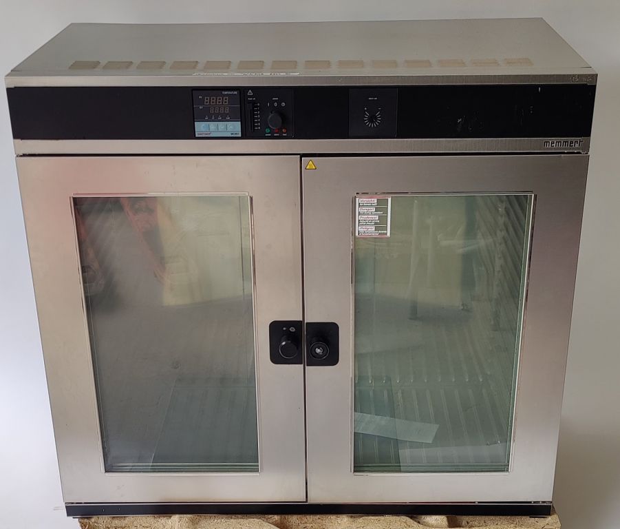 Memmert ULE 700 with viewing window, 416l