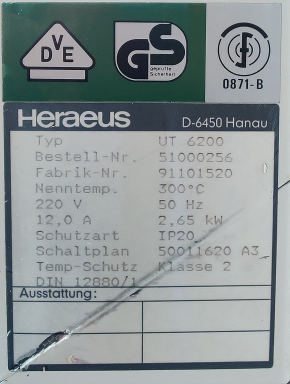 Heraeus UT 6200 heating cabinet, 300°C