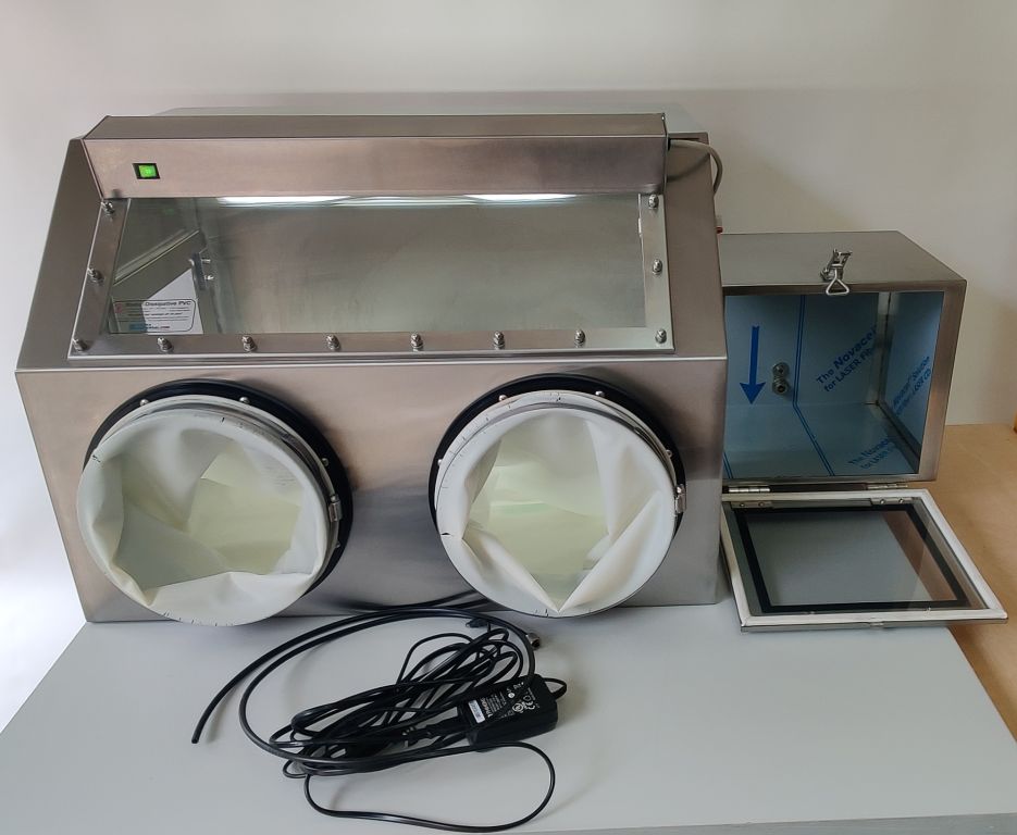 Terra-Universal Smart Glovebox mit Standard Air Lock