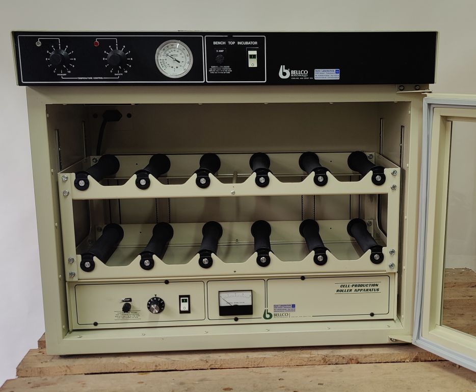 Bellco Incubator with roller apparatus