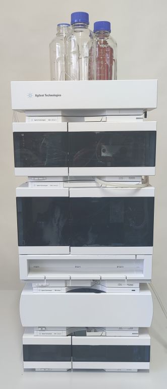 Agilent 1260 Infinity II HPLC Complete System with Quat, Degasser, Vialsampler, TCC, DAD