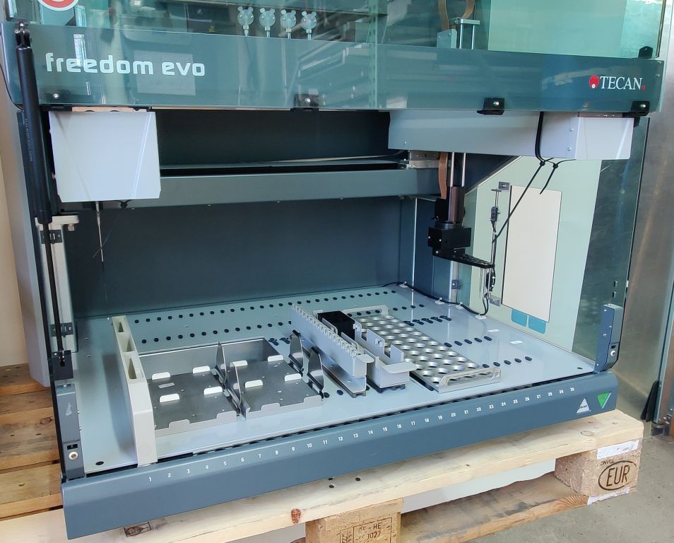 Tecan Freedom Evo-2 100 Base Pipettierroboter