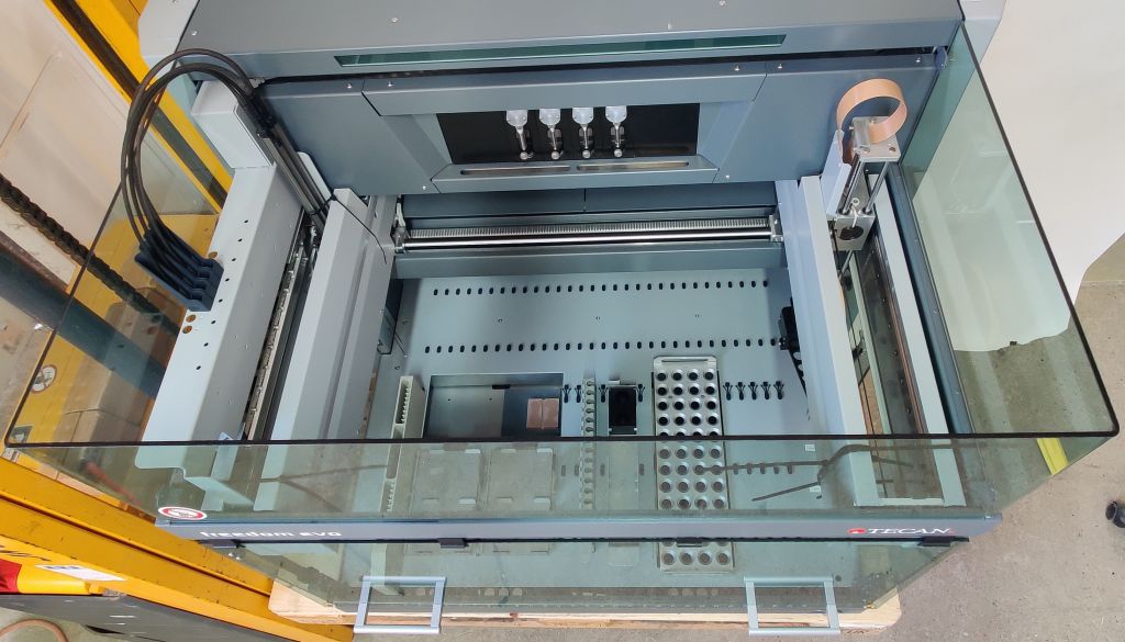 Tecan Freedom Evo-2 100 Base Pipettierroboter