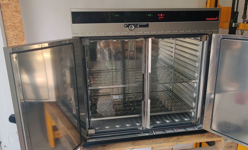 Memmert INE 600 Incubator Brutschrank, 256L, 30...70°C