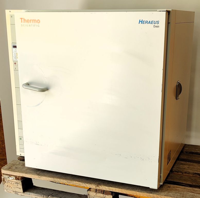 Heraeus Kendro UT6200 Trockenschrank mit ThermiconP Steuerung, 300°C