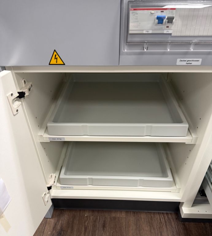 Waldner Scala Niedrigraum Tischabzug mit FWF90 und Säure/Laugenschrank aus 2023