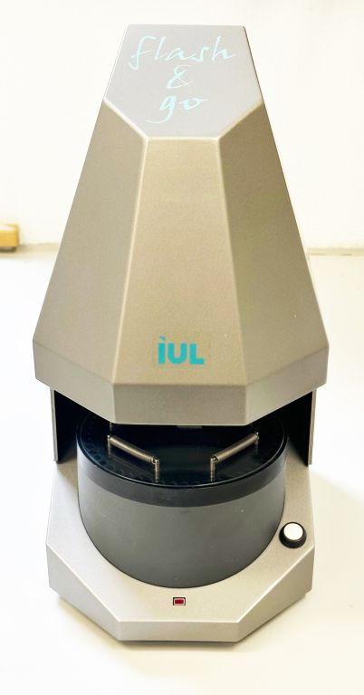 IUL Flash & Go Automatic Colony Counter Automatischer Koloniezähler