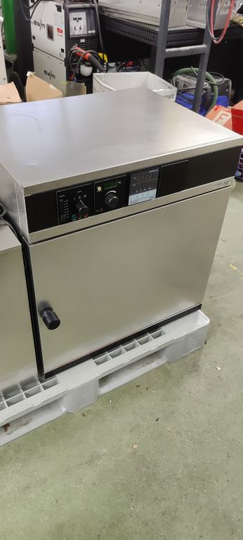 Memmert BE 500, Incubator, 70°C, 108 Liter