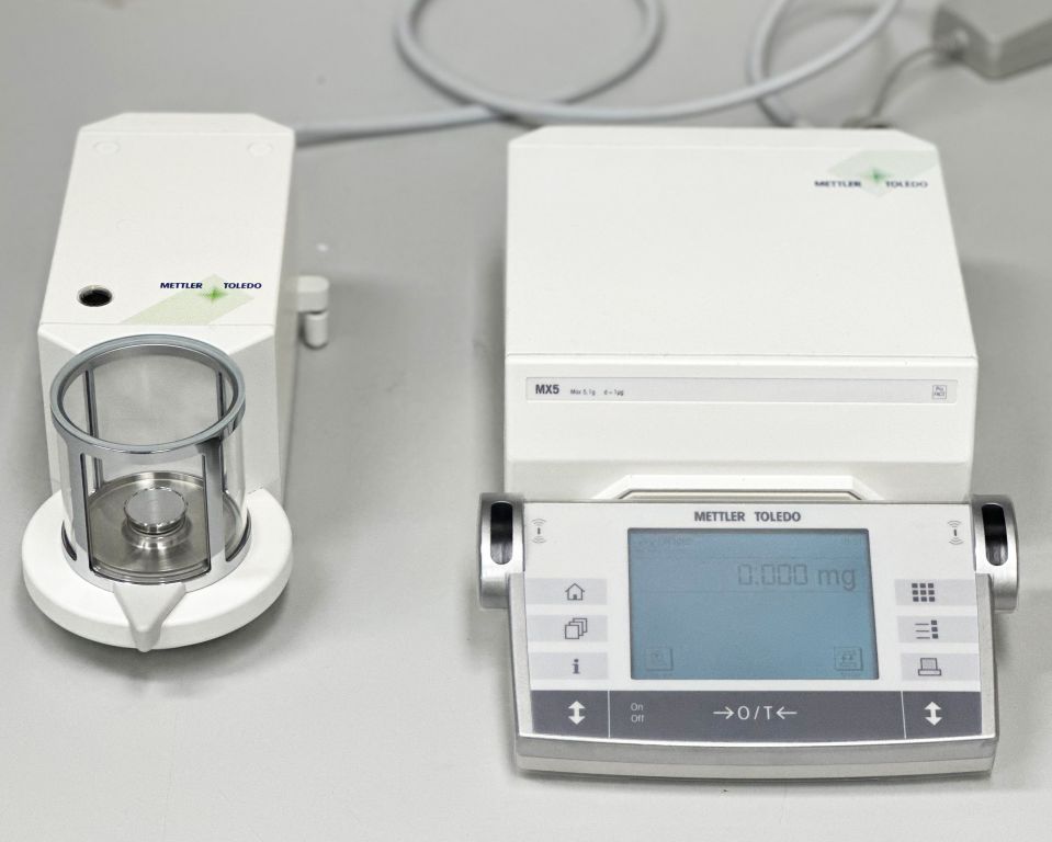 Mettler MX5 Microbalance   5,1g --- 1µg