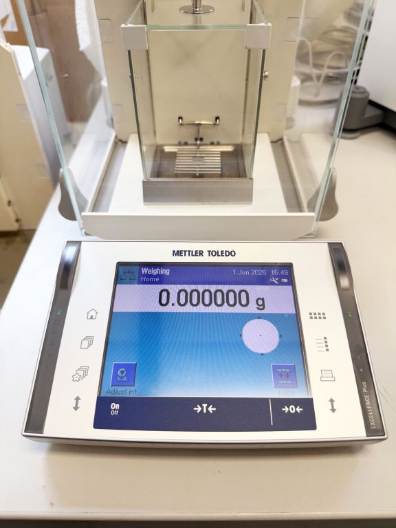 Mettler Toledo XP26 Excellence Plus XP Micro Balance 22g x .001mg