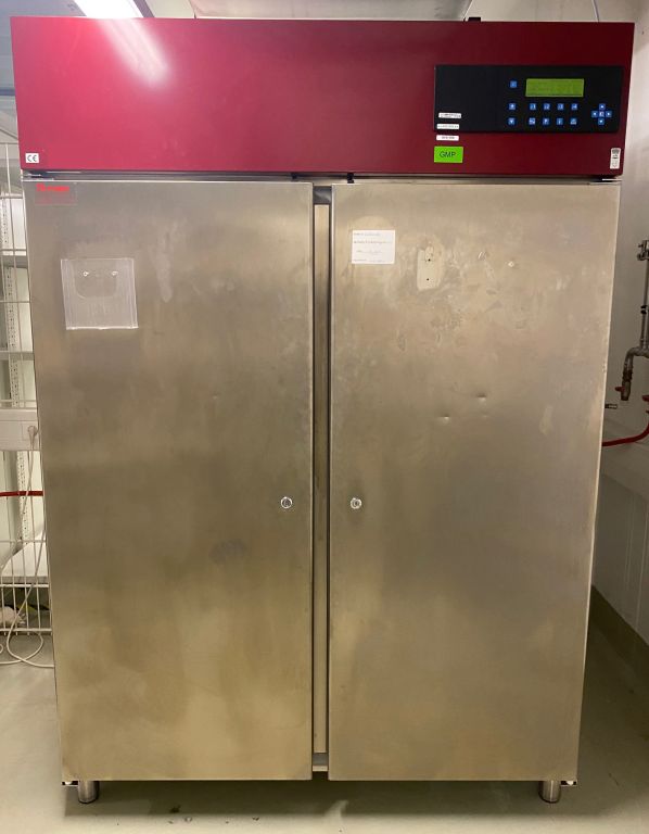 ThermoTec climate chamber TCS1001 for stability tests, last calibration: May 2023, 0 - 50°C Humidity range: 20 to 95% RH.