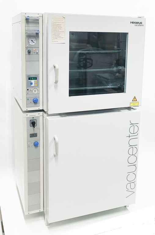 Thermo Heraeus VT6130M-BL vacuum drying oven for flammable solvents with Vacuucenter and chemical-resistant vacuum pump