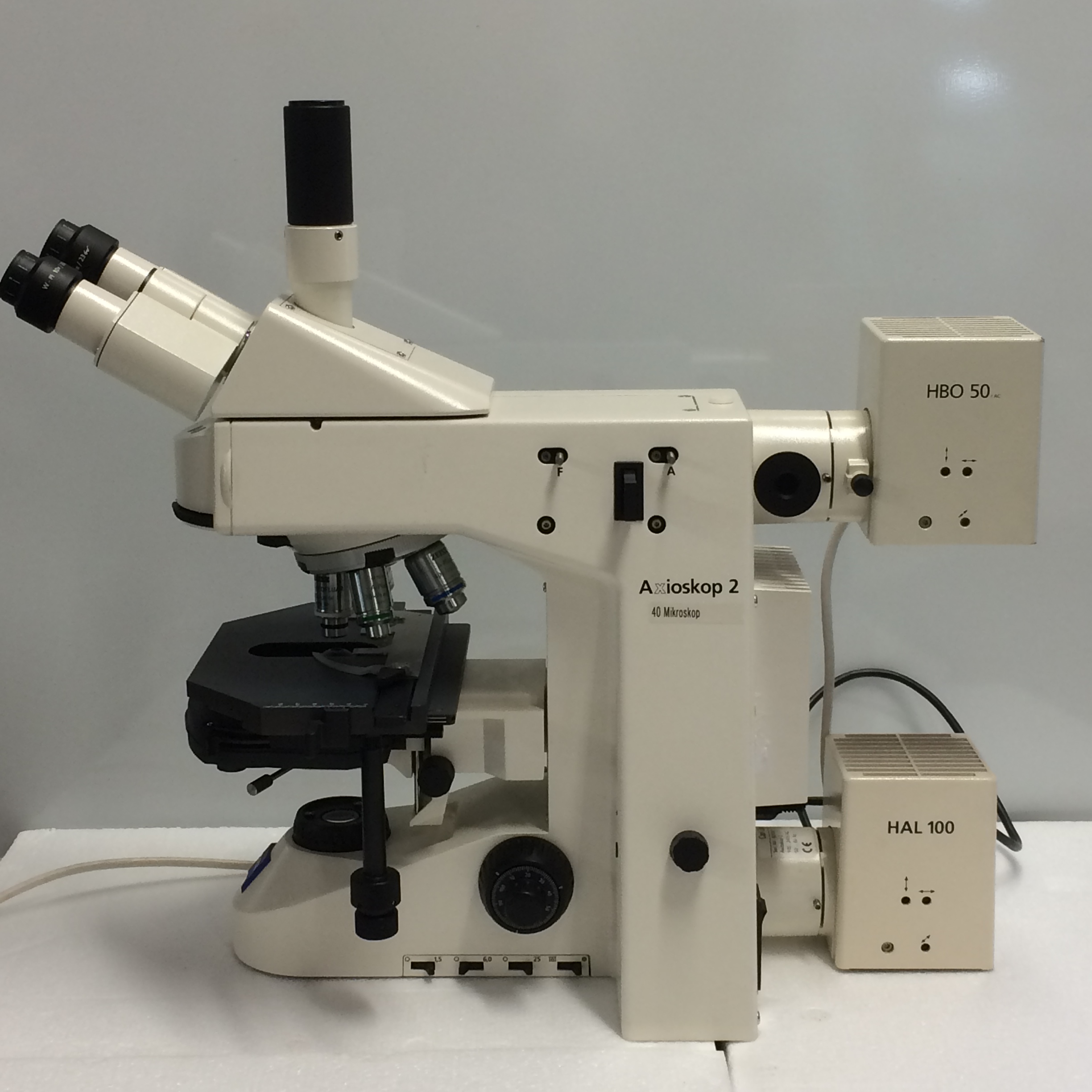 labstuff.eu - Zeiss Axioskop II with transmitted and fluorescence Light