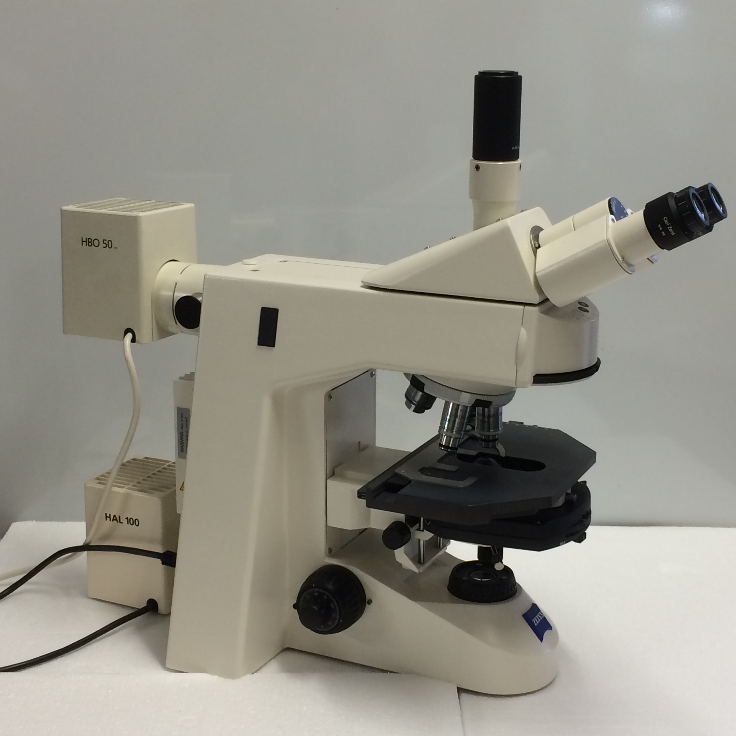 labstuff.eu Zeiss Axioskop II with transmitted and fluorescence Light
