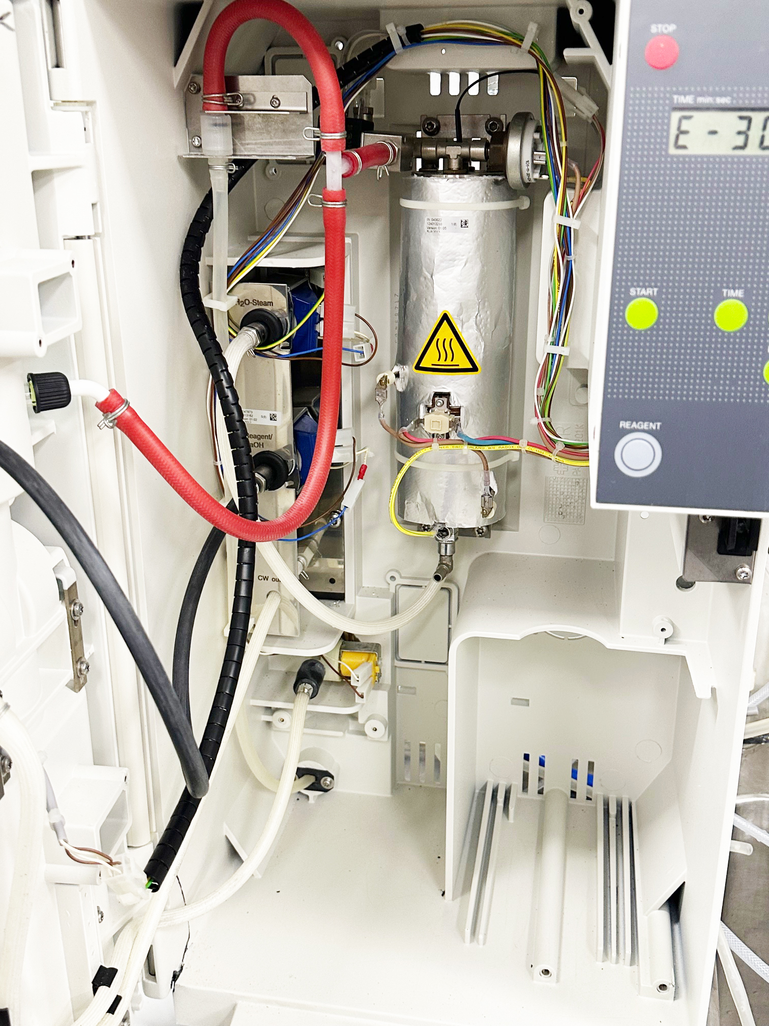 labstuff.eu - Buchi K-350 distillation apparatus for Kjeldahl, Devarda ...