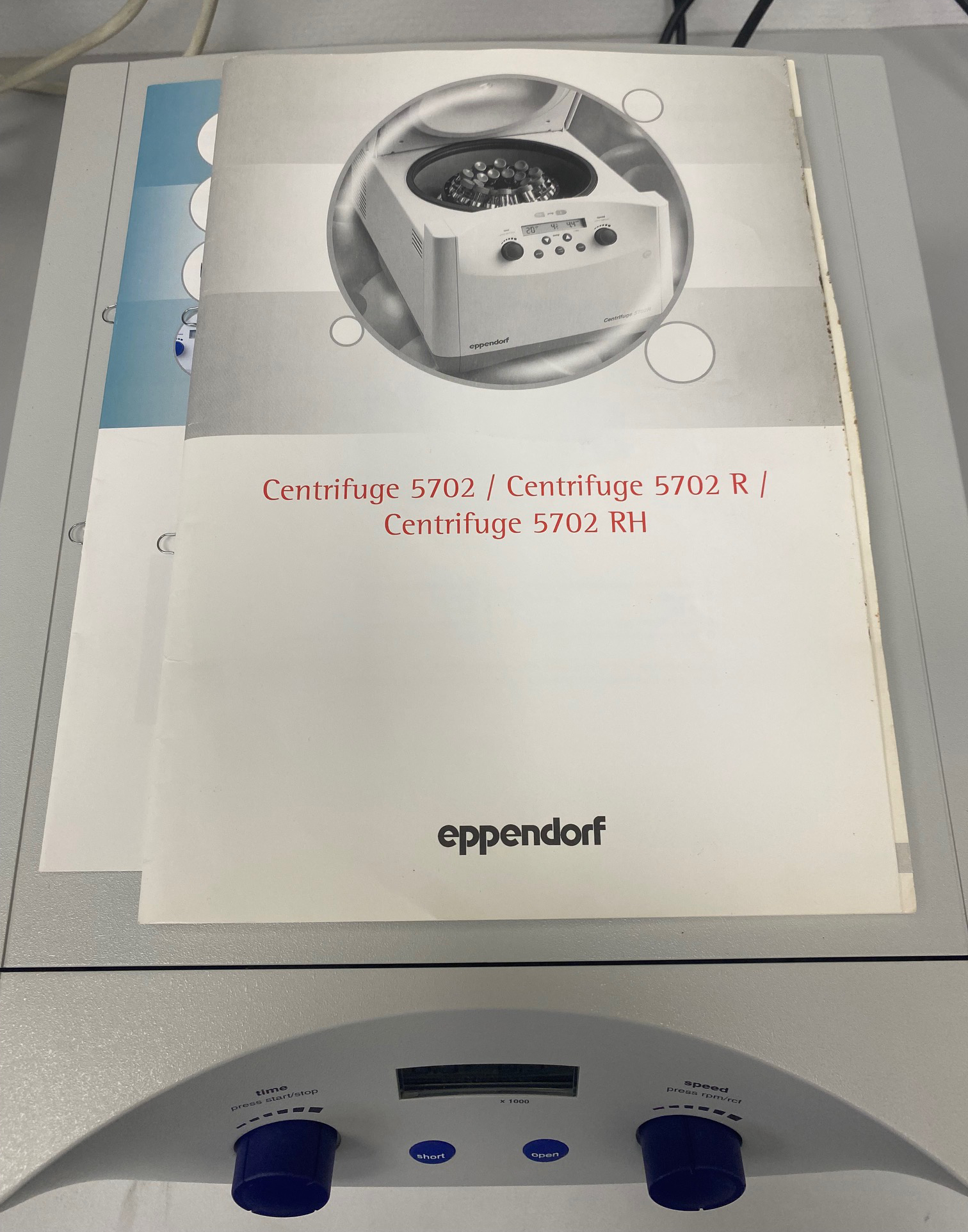 labstuff.eu Eppendorf 5702 Centrifuge with A817 Rotor 8x15ml NEW