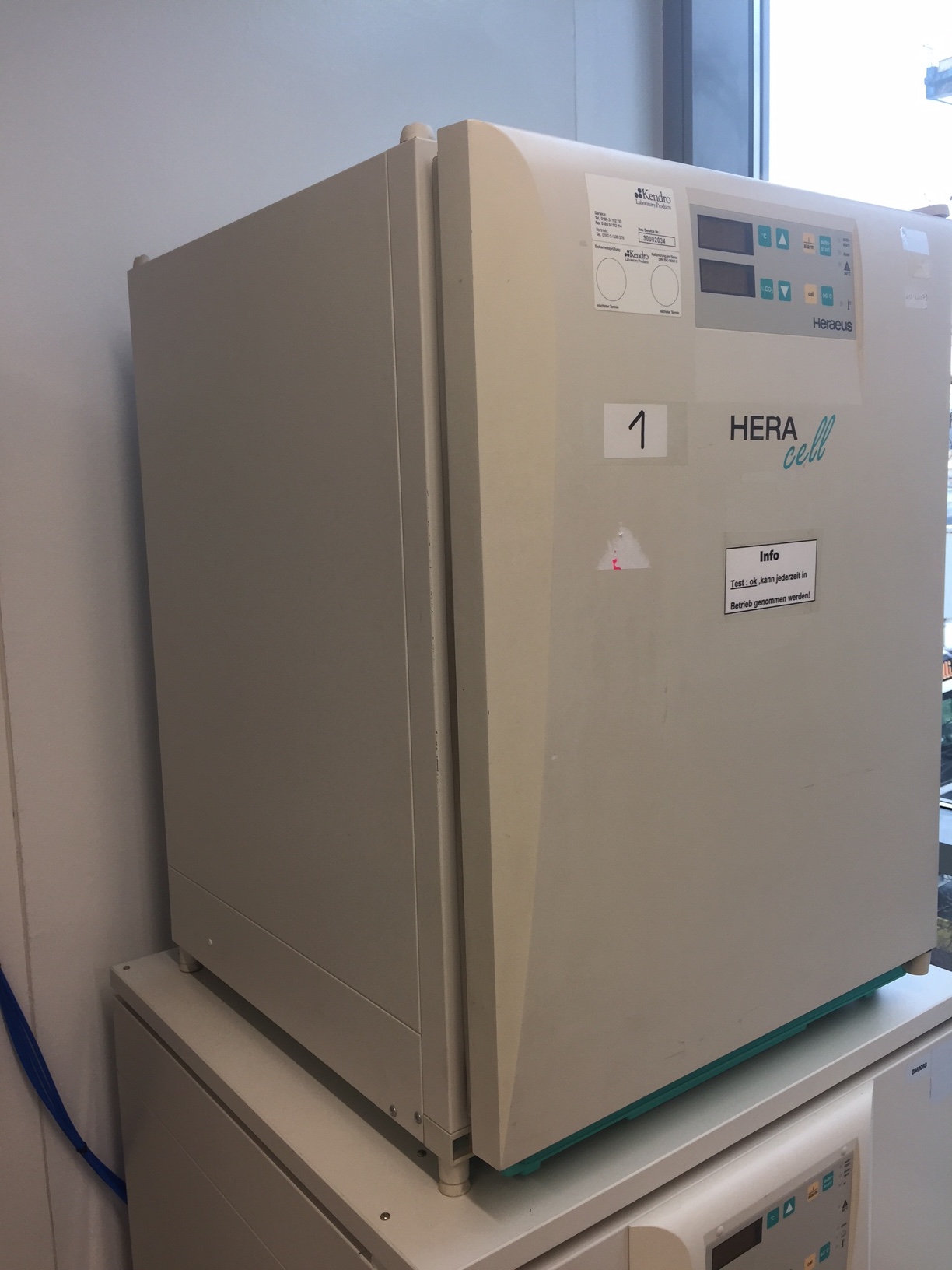 labstuff.eu Thermo Heraeus HeraCell150 CO2 Incubator with Copper Chamber