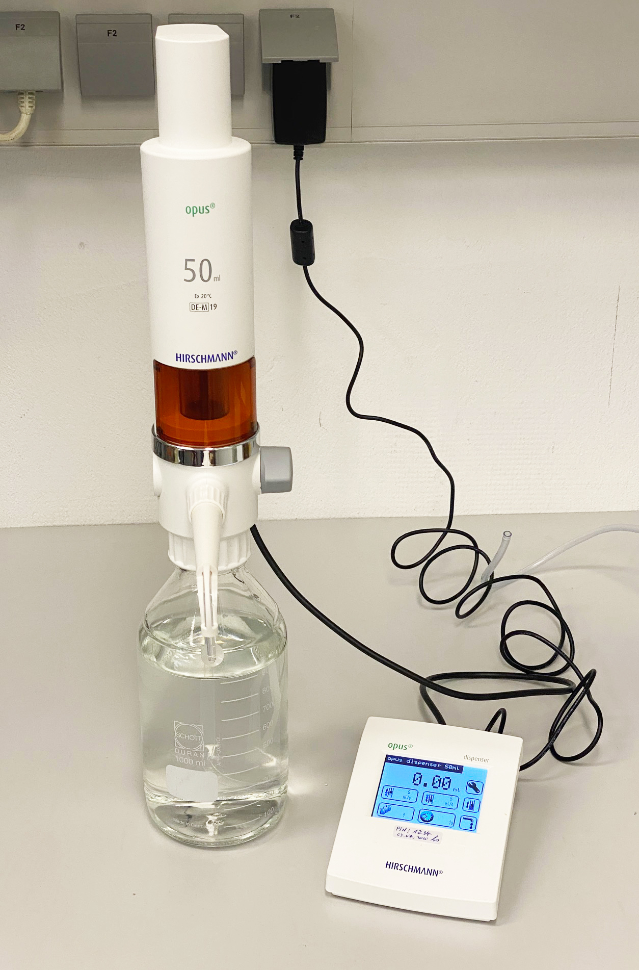 labstuff.eu Hirschmann opus® dispenser 50ml mit TFT Bedieneinheit