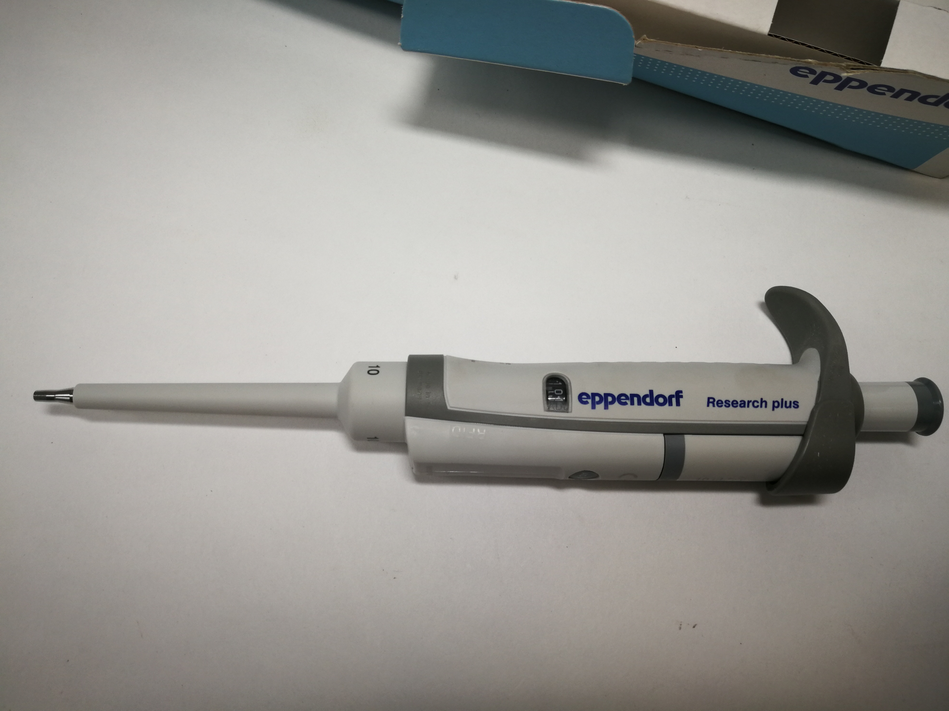 labstuff.eu Eppendorf Research plus Pipette 10µl fix NEU