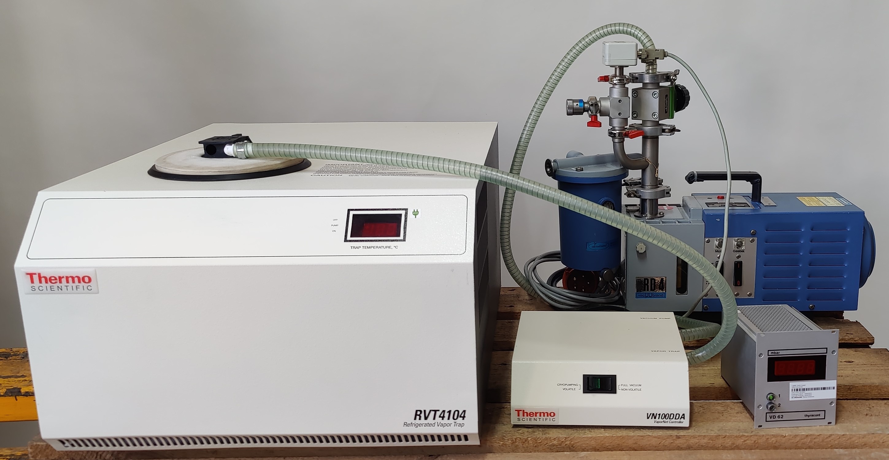 Laboratory Rvt labstuff.eu - Thermo Scientific RVT 4101 Cold Trap, Set with Pump ...