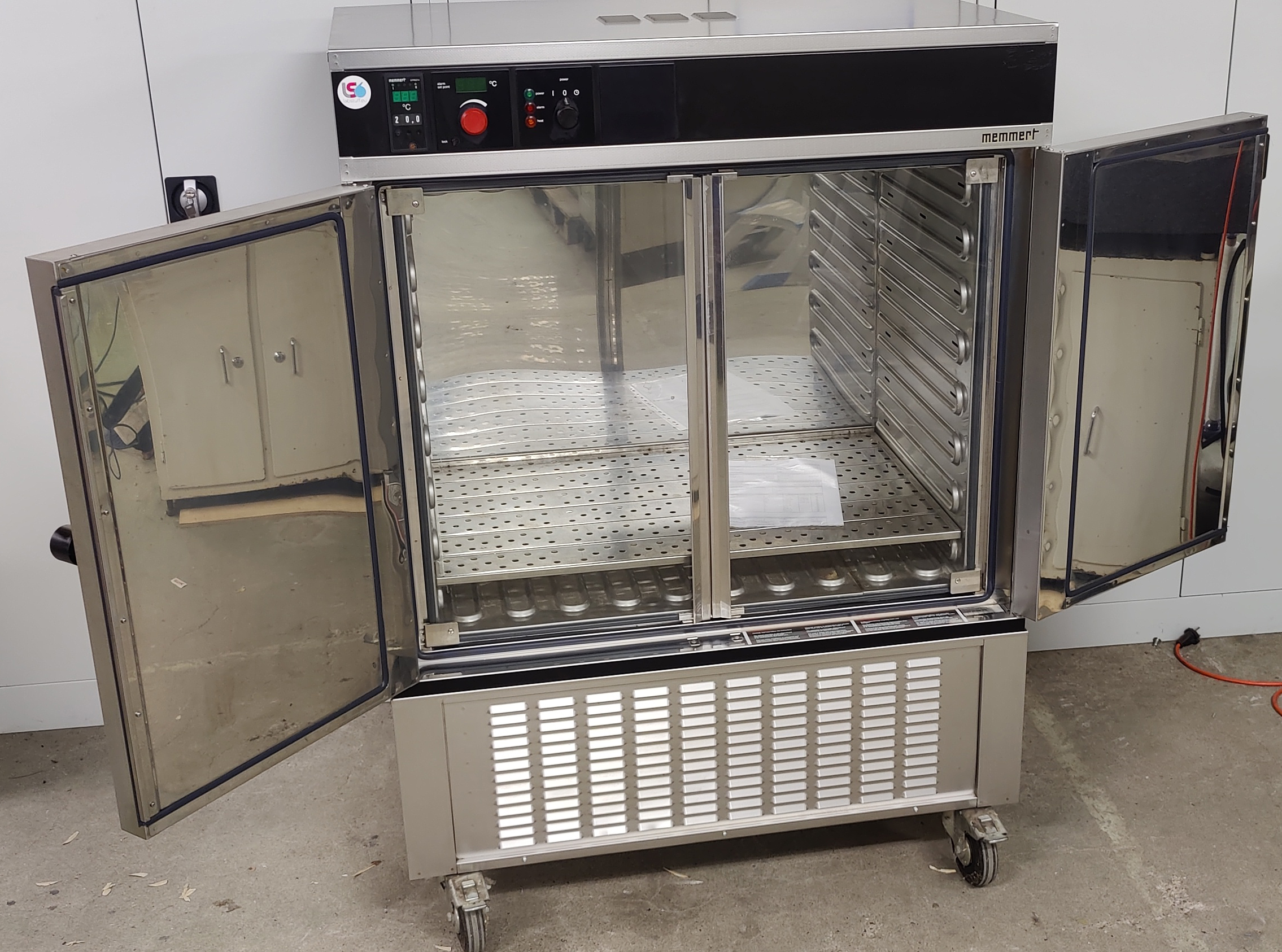 labstuff.eu - Memmert ICE600 Cooling Incubator, 240 Liter, 0-60°C