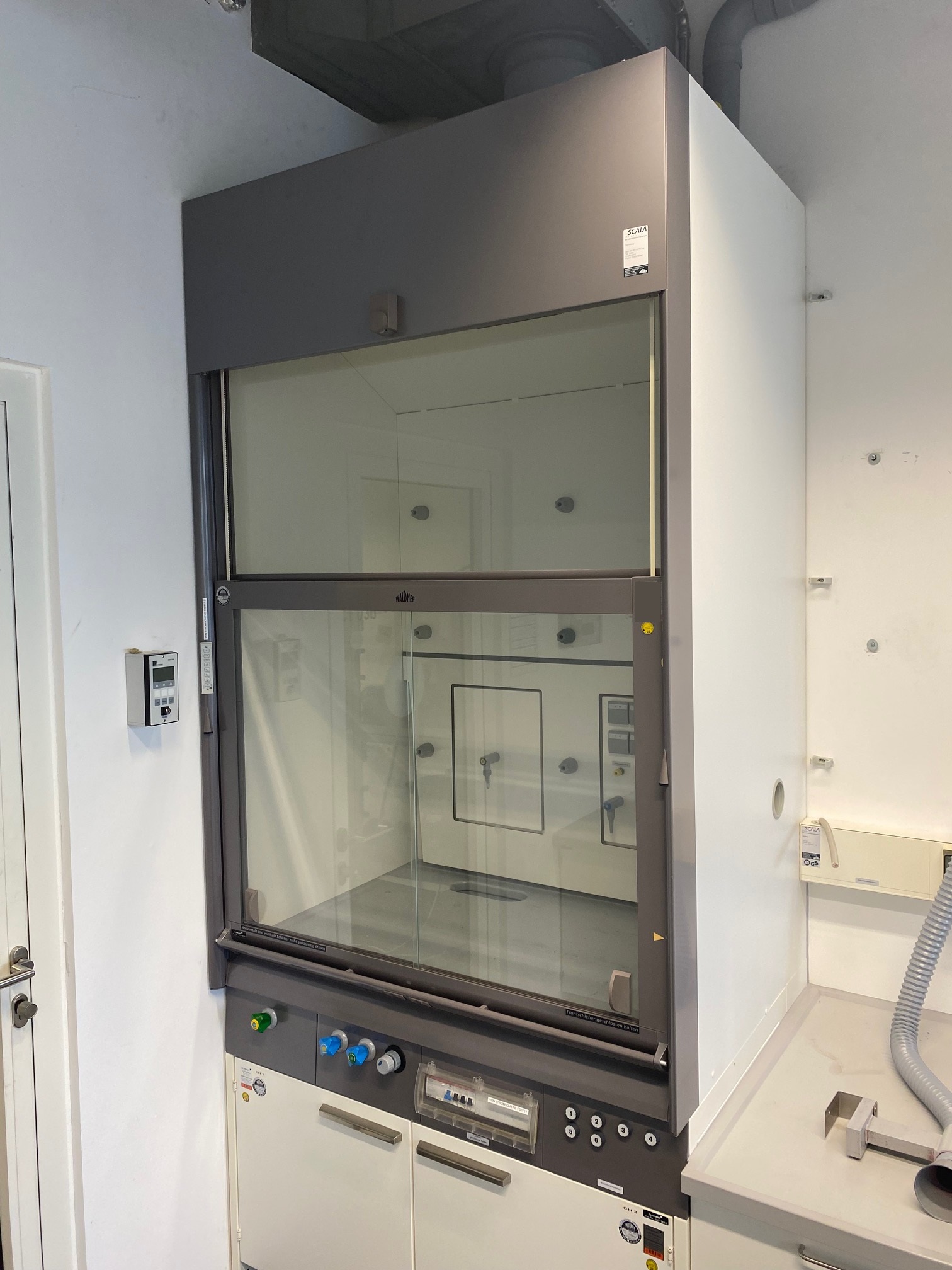 labstuff.eu Waldner Scala Bench Mounted Fume Hood, 1200mm