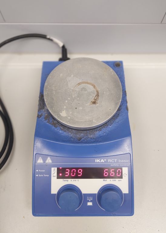 IKA RCT basic Magnetrührer mit Heizung und Magnetrührstäben