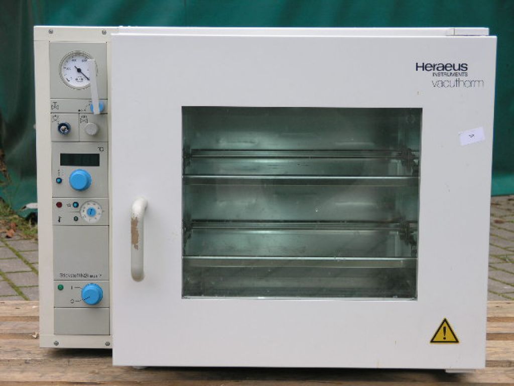 Heraeus Kendro VT6060P Vakuumtrockenschrank plattenbeheizt