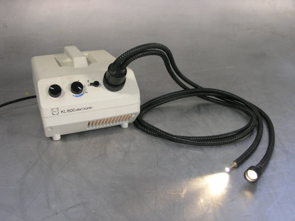 Schott KL1500 electronic Light Source with 2 Arms