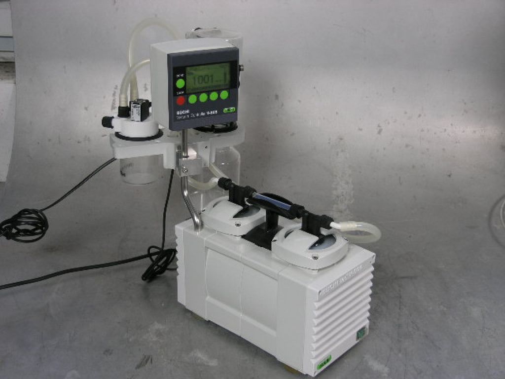 Buchi V-500 Vacuumpump with V-805 Controller and COndensor
