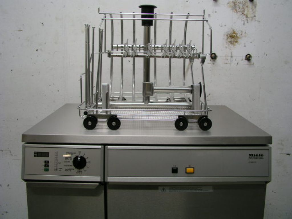 Miele G7882 CD Desinfektor Spülmaschine Laborspülmaschine