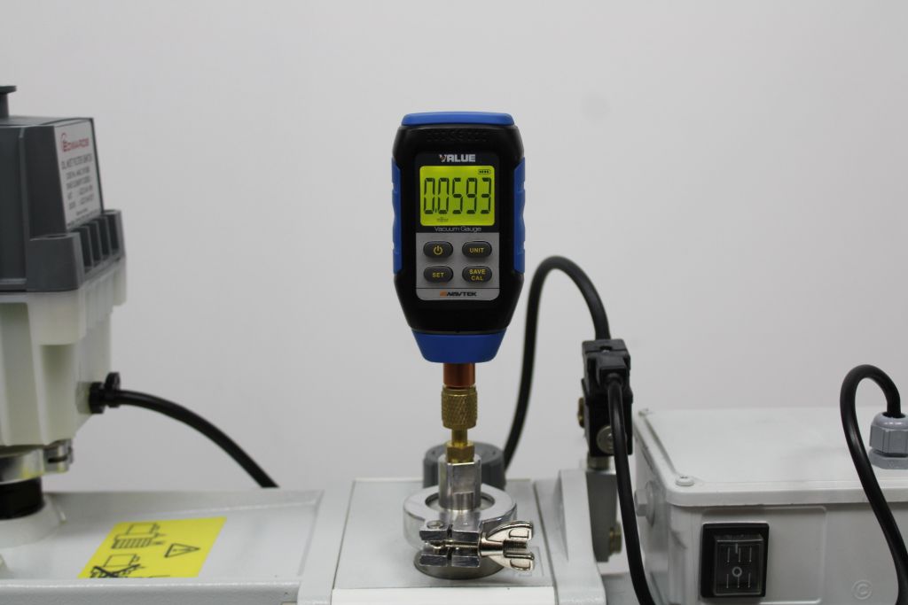 Edwards E2M28 Drehschieberpumpe 27,5m³/h