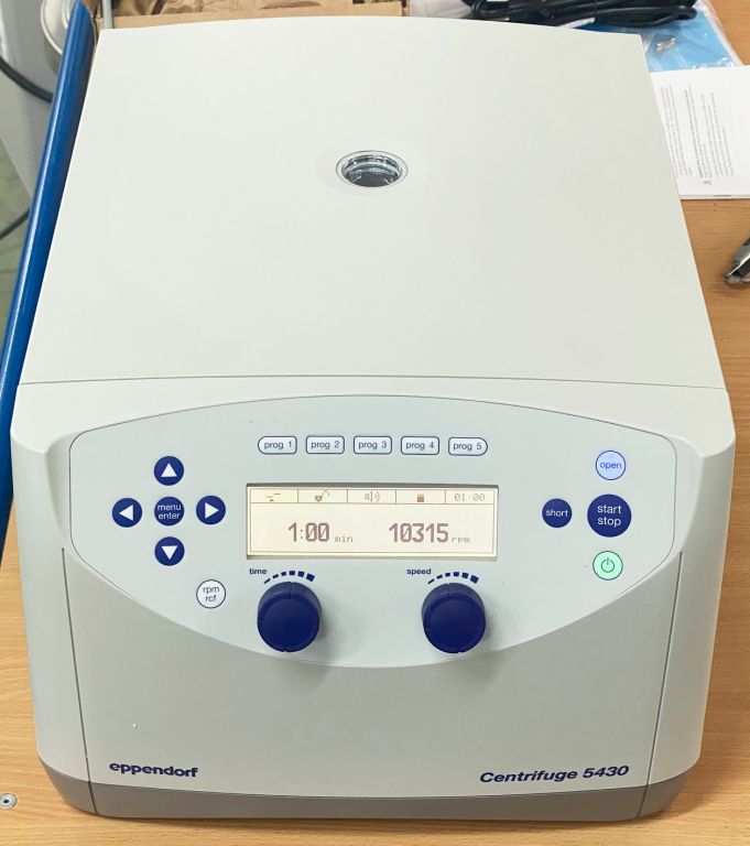 New Eppendorf Centrifuge 5430  High-Speed Centrifuge with Rotor FA-45-30-11