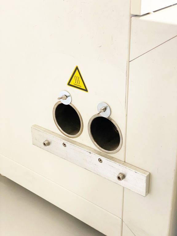 Heraeus T6030 Oven, Trockenschrank, 30 Liter, 300°C, 4 Messöffnungen / Durchführungen