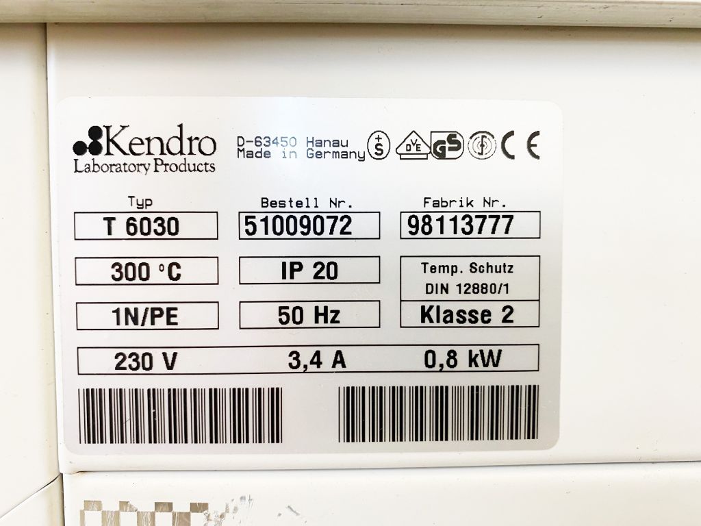 Heraeus T6030 Oven, Trockenschrank, 30 Liter, 300°C, 4 Messöffnungen / Durchführungen