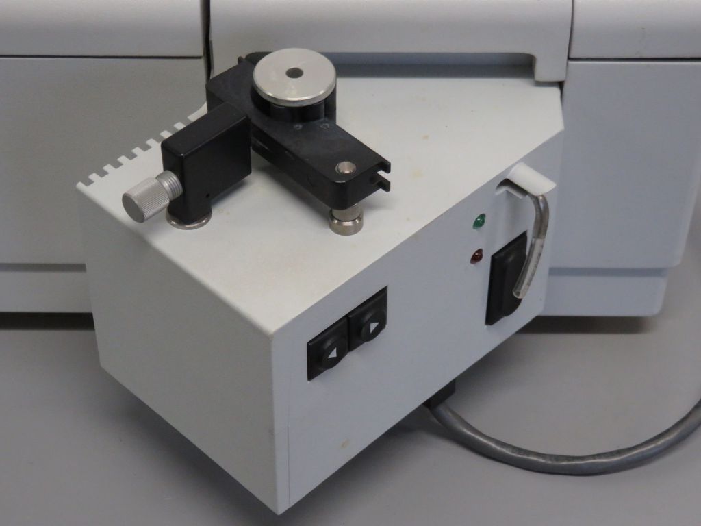 Perkin Elmer Lambda 25 UV/VIS Spectrometer with Sipper Module and Quartz Cuvettes