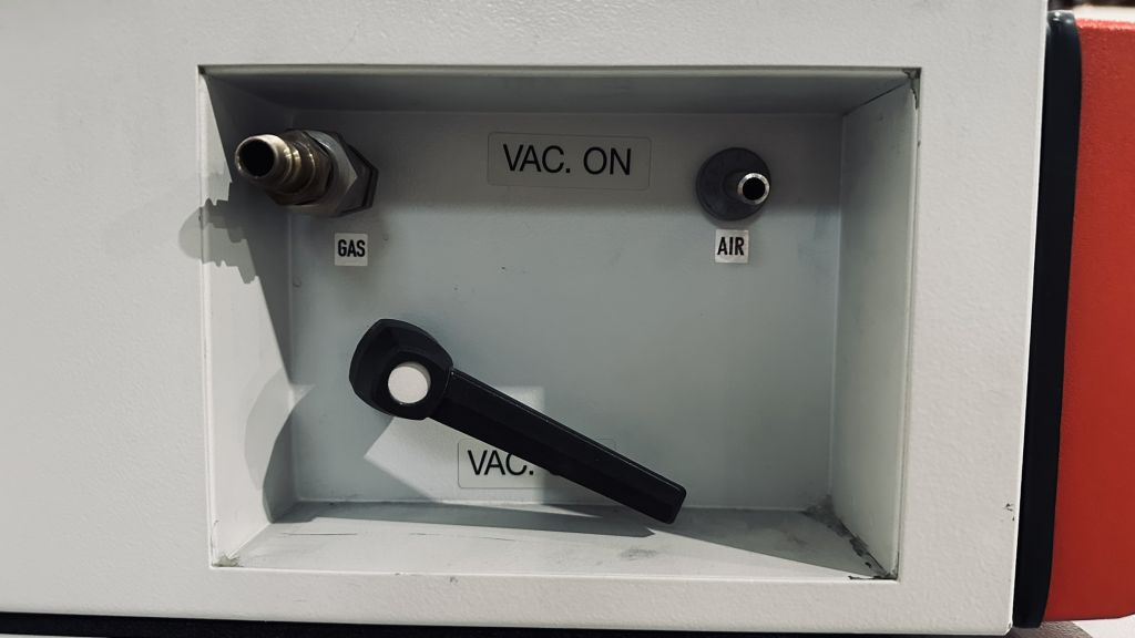 Binder VDL 23 Vakuumschrank mit Vakuumpumpe VP5 EX