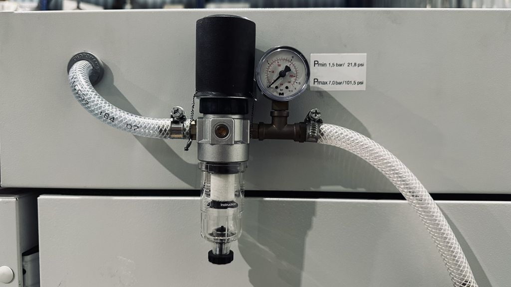 Binder VDL 23 Vakuumschrank mit Vakuumpumpe VP5 EX